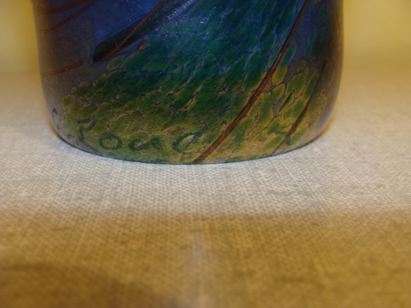 Identification d'un vase irisé moderne Dsc04946