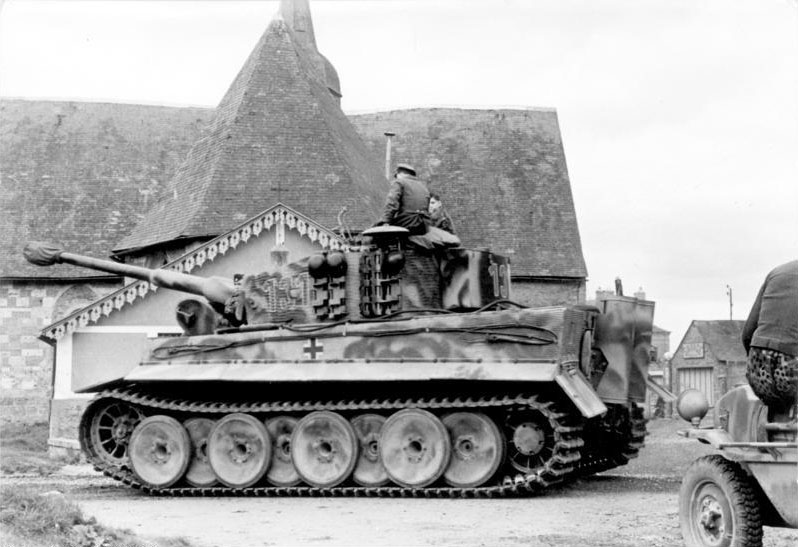 Le Panzerkampfwagen VI Tiger Ausf. E de Hobby Boss au 1/16 Par Dan le Cévenol - Page 7 Char_t10