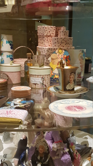 Exposition "Marie-Antoinette : métamorphoses d'une image" à la Conciergerie 20191042