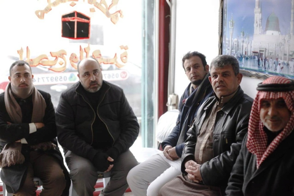 بالصور: ملتقى عائلات خان يونس يشارك بافتتاح مكتب البطة  للحج والعمرة بحلته الجديدة  17e05510