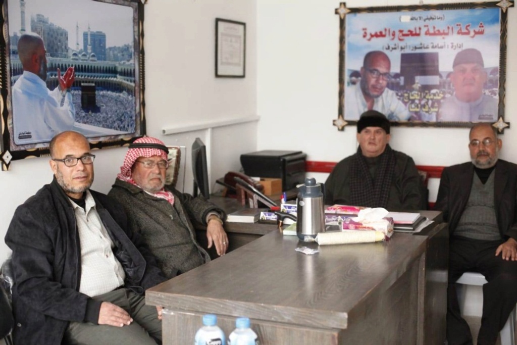 بالصور: ملتقى عائلات خان يونس يشارك بافتتاح مكتب البطة  للحج والعمرة بحلته الجديدة  43a46810