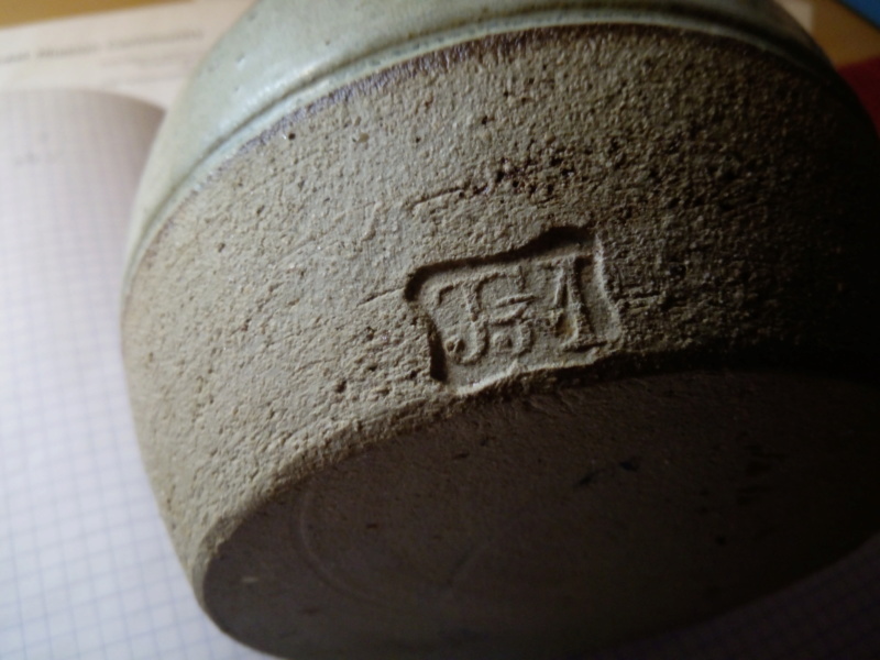Pottery mark identification Img_2011