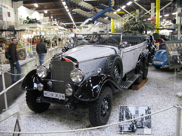 Voiture allemande G4- 1939 avec passagers Icm35511