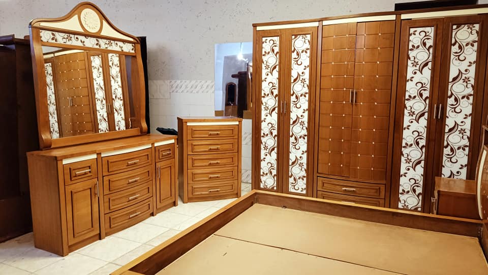  غرفة نوم زااان وسندوش كامل بحالة الأجنص  معرض #الترك كل يوم جديد بفضل الله  24239410