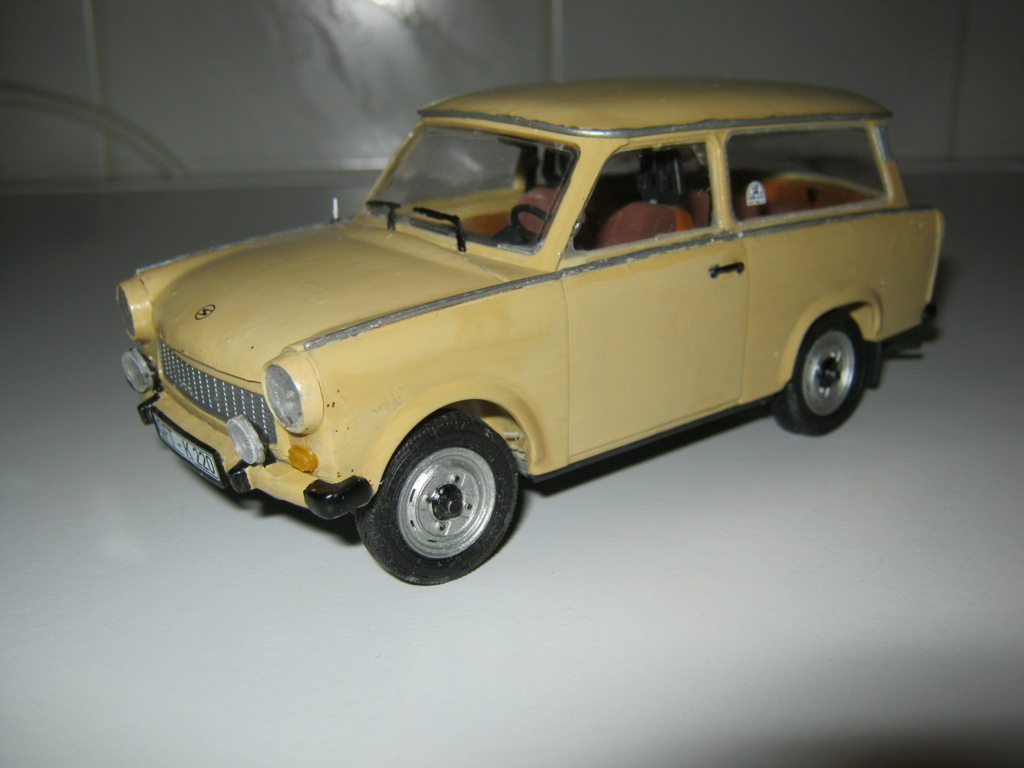 Trabant 601 Universal / Revell, 1:24 Img_0522