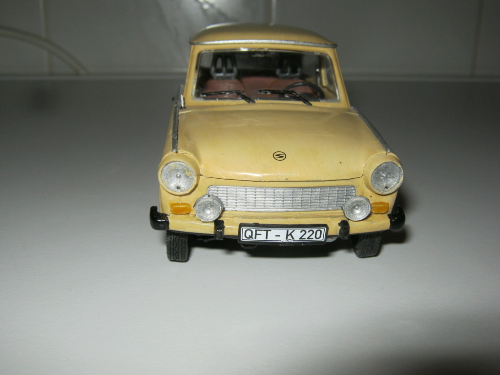 Trabant 601 Universal / Revell, 1:24 Img_0523