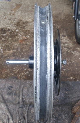 pneu - Changer un pneu K82_1111