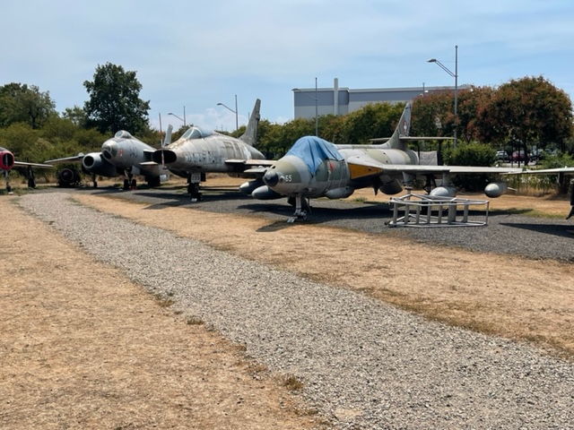 3 passionnés d'aviation au musée des ailes anciennes! Img_3913