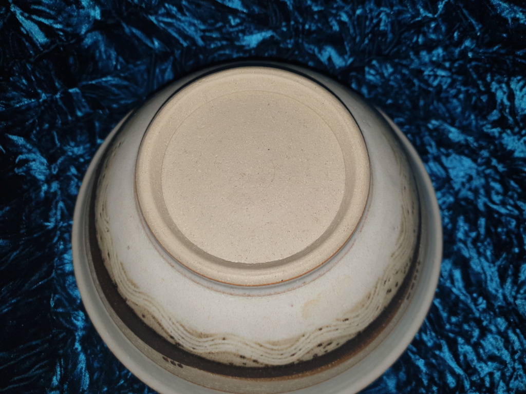 Brown painted stoneware bowl unmarked - Rick Fletcher, Wales  20220210