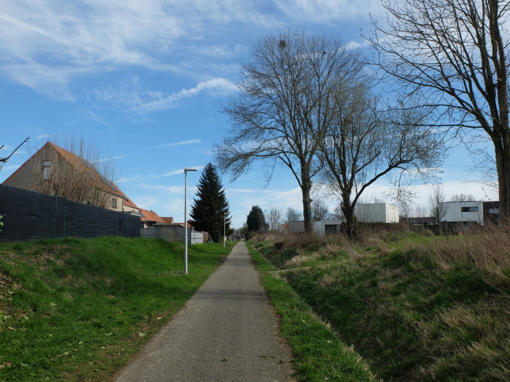 L023 Drieslinter - Sint Truiden (Fietssnelweg F21) - Tongeren (Fruitspoor F79) Dscf9514