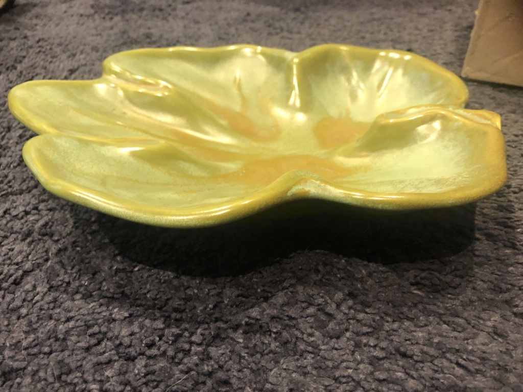 Leaf shaped dish - art nouveau?  E89a1510