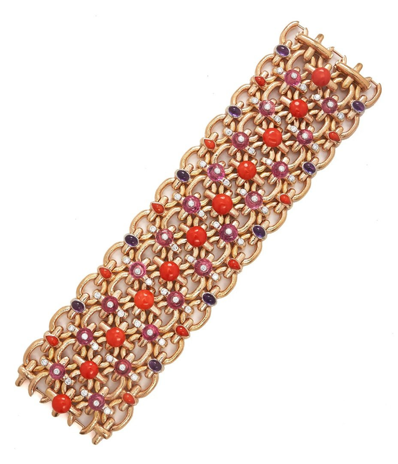 Bracelets larges en or rose pavés de diamants. Des designs accrocheurs 2024 1----150