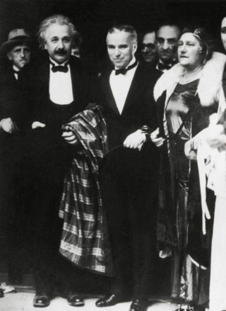 Rencontre entre le prix Nobel Albert Einstein et la star hollywoodienne Charlie Chaplin 1----266