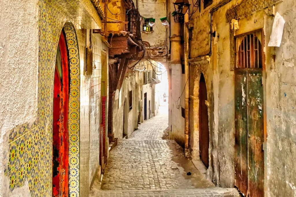 Travel Algeria: the houses of the Casbah open to tourists 1-155