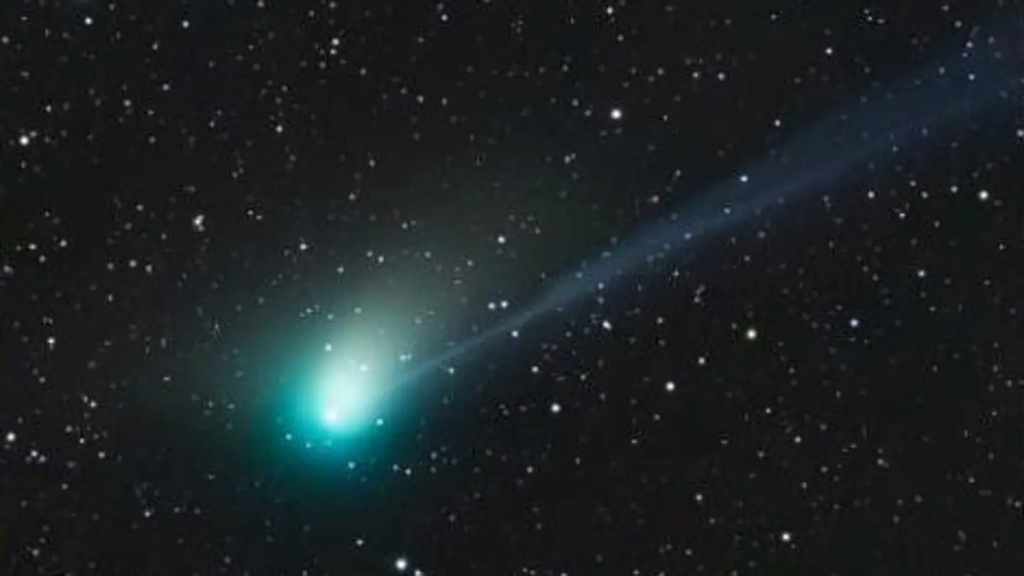  “NASA” reveals the date of the “rare” appearance of the green comet 1-211