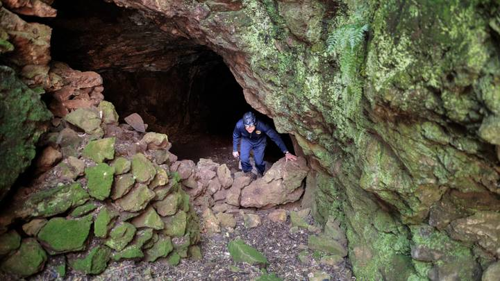 Des chercheurs annoncent leur découverte en Afrique du Sud des plus anciennes tombes préhistoriques 1-581