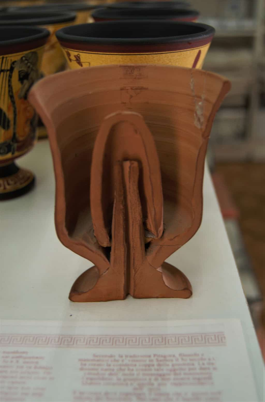 كأس فيثاغورس، أقدم خدعة هندسية من التاريخ 1-67