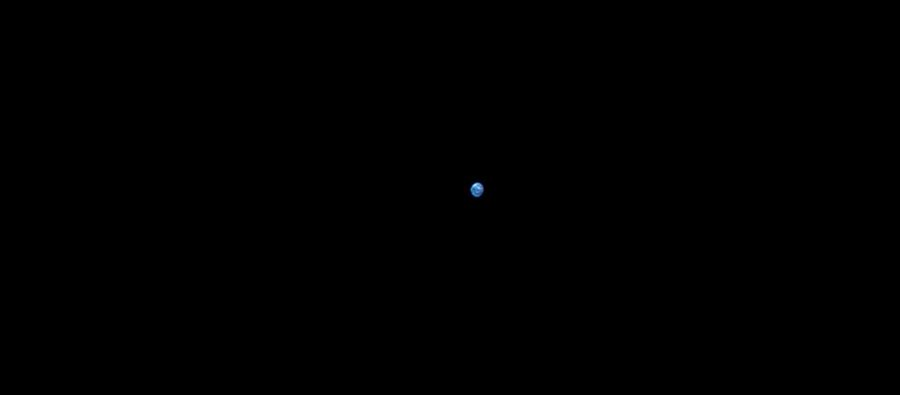 بعد وصول أرتميس إلى القمر... صورة لكوكب الأرض وكأنه نقطة زرقاء باهتة 1-85