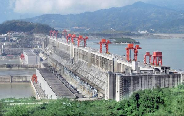 الصين تبني أكبر محطة للطاقة الكهرومائية في العالم 1209