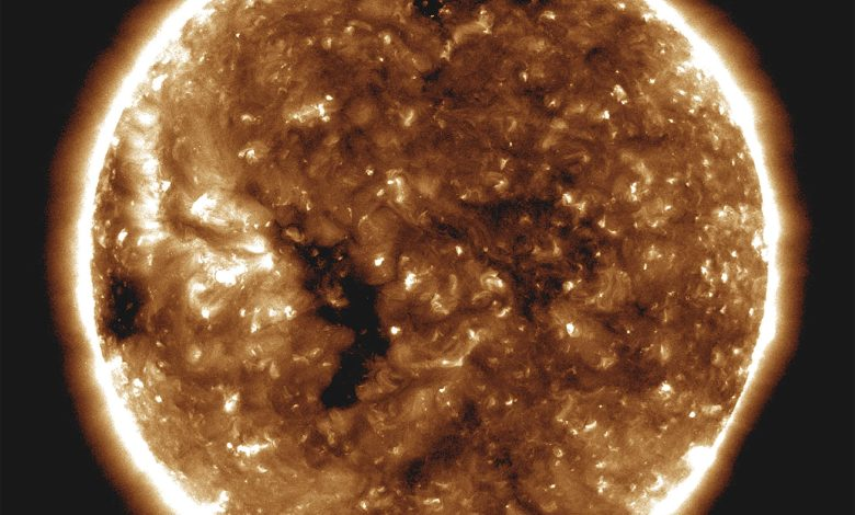 “ليست صفراء”.. رائد فضاء يكشف لون الشمس الحقيقي 1448