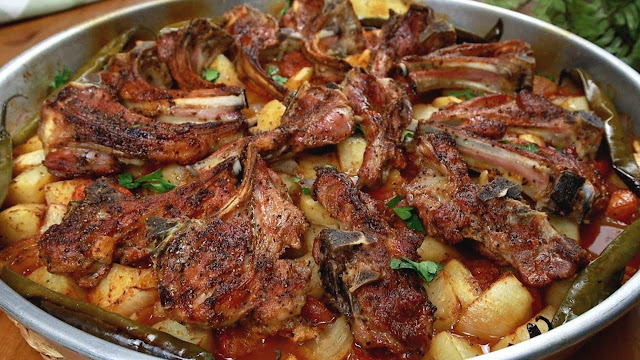 طبخ اللحم مع البطاطس والبرغل بهذة الطريقة التركية 1636