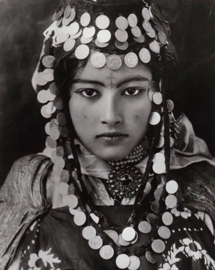 الوشم الجزائري التقليدي كنز ذو مغزى 2-10