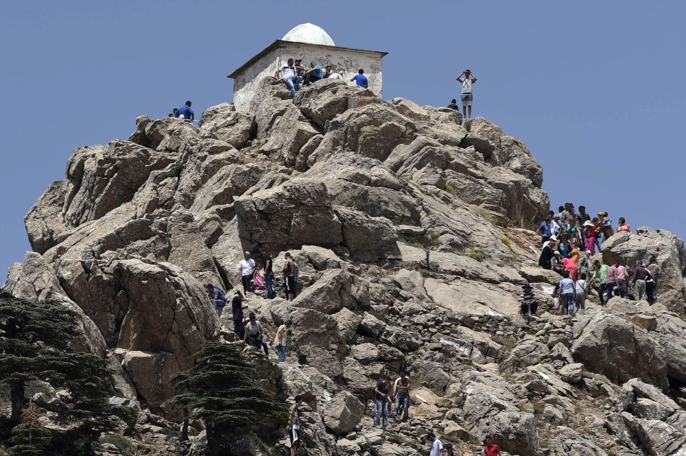 "أزرو نطهور" في منطقة القبائل.. البركة التي تسكن الجبل منذ قرون 317