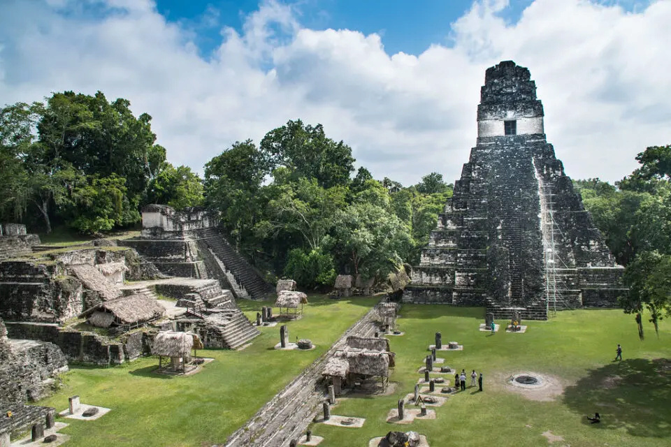 !Discover the ruins of an entire city with its pyramids and palaces dating back to the Mayan civilization 716