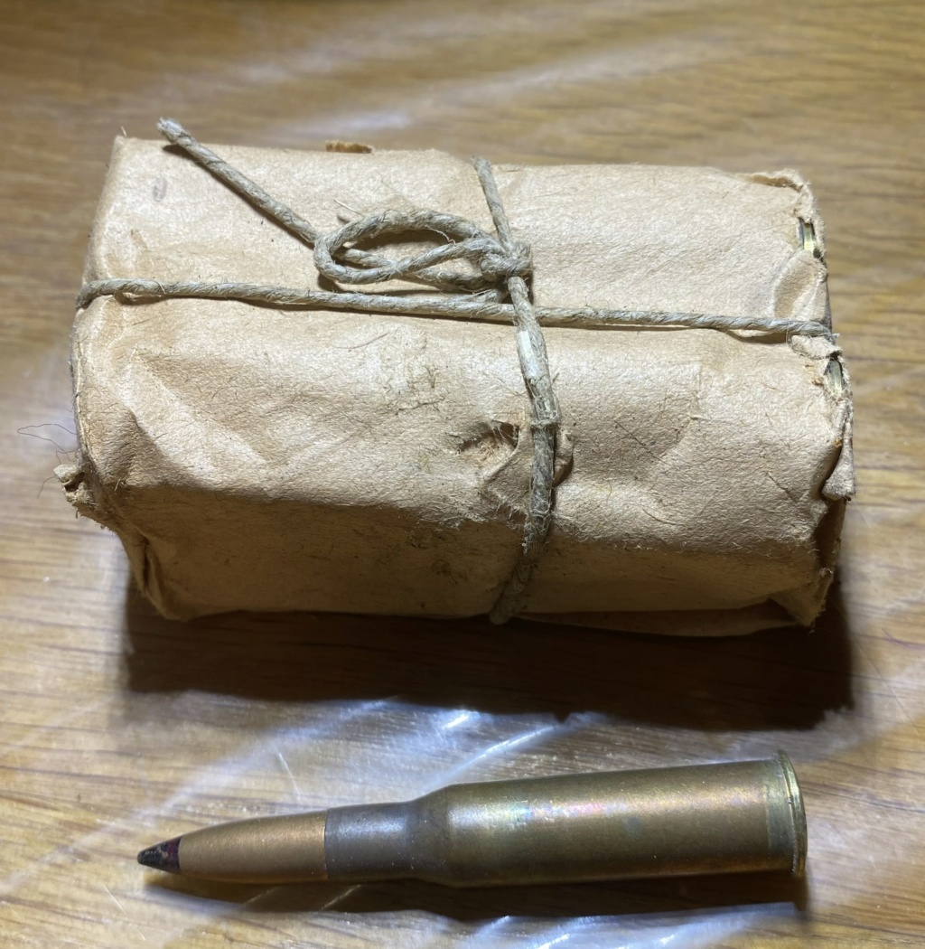 Identification d'une boite de munitions en 7,62 x 54 étanche en plomb Russe ? Img_0211