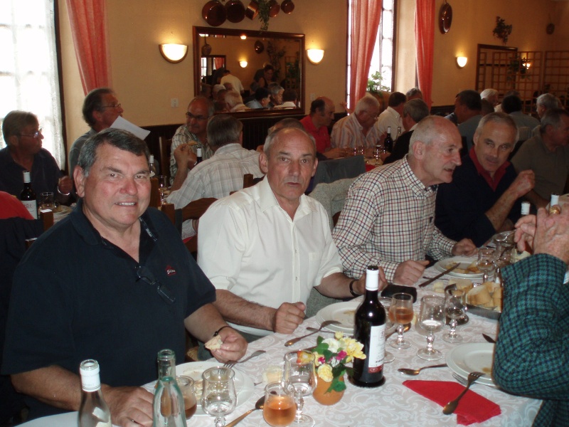 2010 - Les anciens du 1er RCP se retrouvent pour un déjeuner de cohésion 22 avril 2010 P1010033