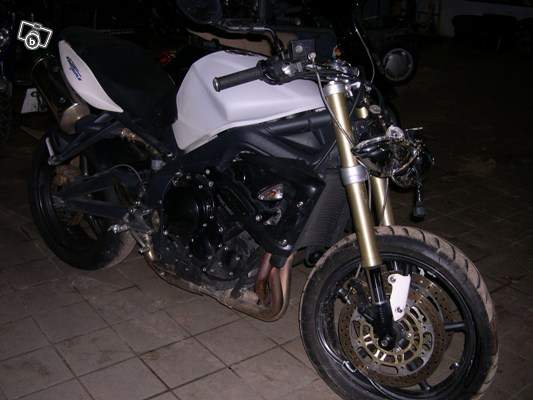 ma street triple....... 68489510