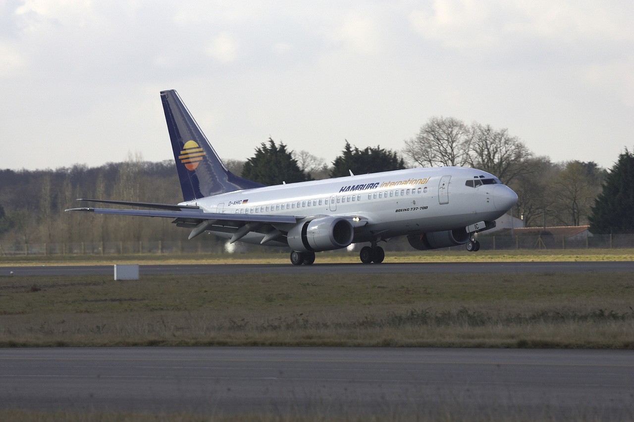 [D-AHIC] 737-800 Hamburg international le 12/02/2009 Jp0r1024