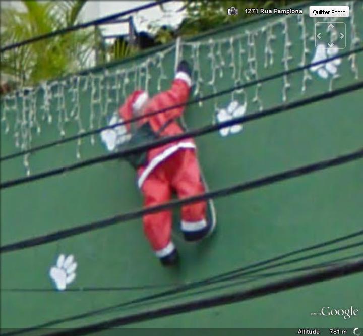 STREET VIEW : Père Noël and Co vus par la Google Car... Pare_n10