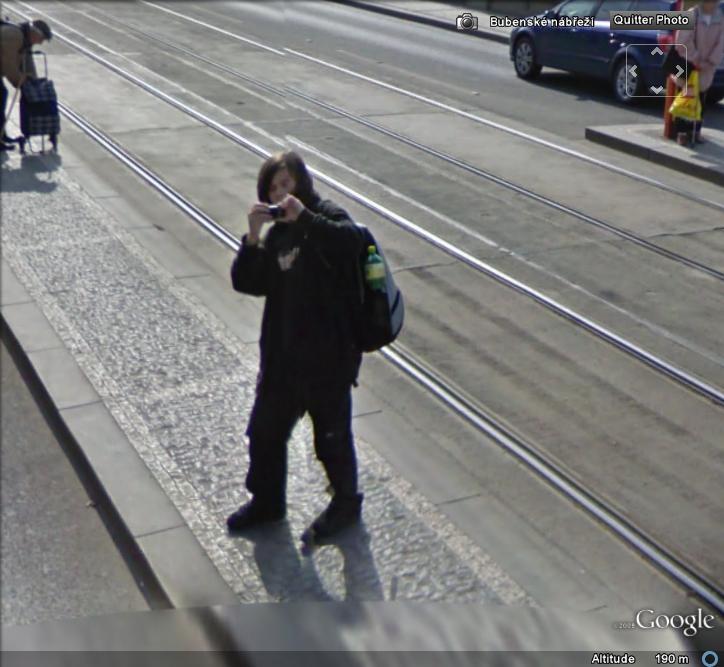 STREET VIEW : la Google car dans tous ses états ! - Page 2 Prague10