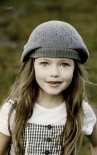 Mackenzie Foy Avmack12