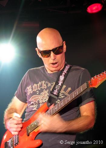 Joe Satriani - Barakaldo, le 20/11/2010 Joe_sa10