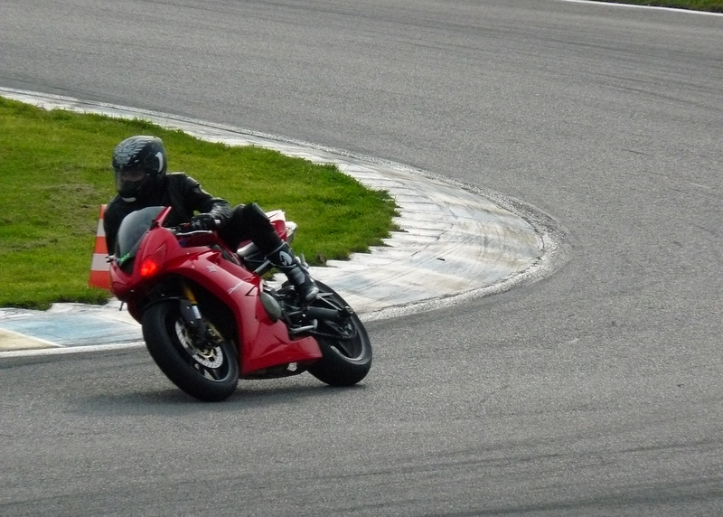 journée piste le 12/04 au circuit de bresse P1010919