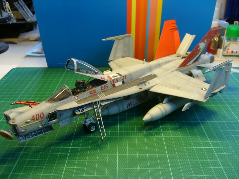 [HASEGAWA] 1/48 - McDonnell-Douglas F-18C Hornet   - Page 12 Stp63810