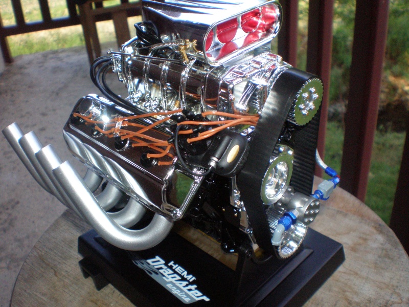 moteur V8 1/6em P6030010