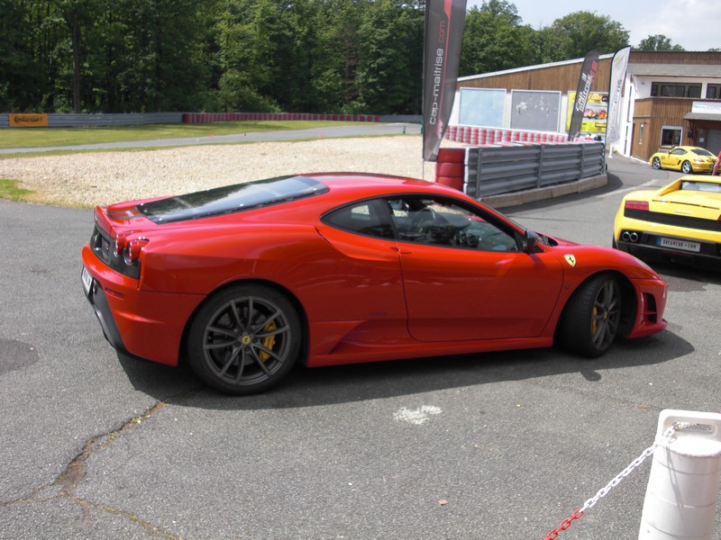 enfin j'ai fait mon stage en ferrari F43010