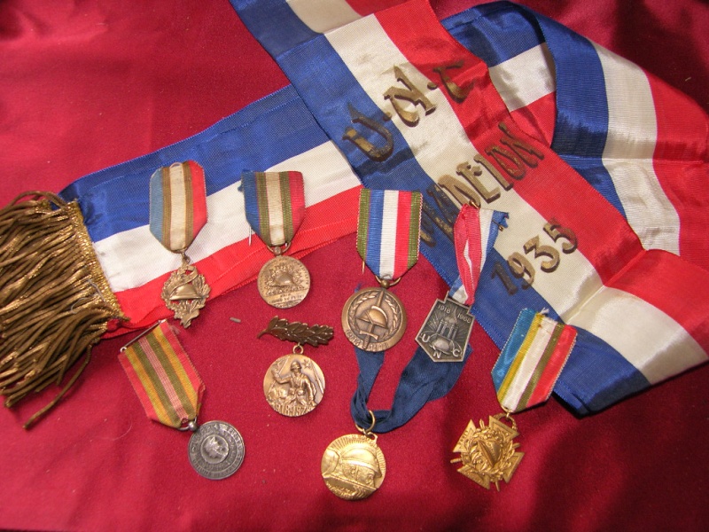 Les médailles,boitiers et diplômes des poilus Sh104529