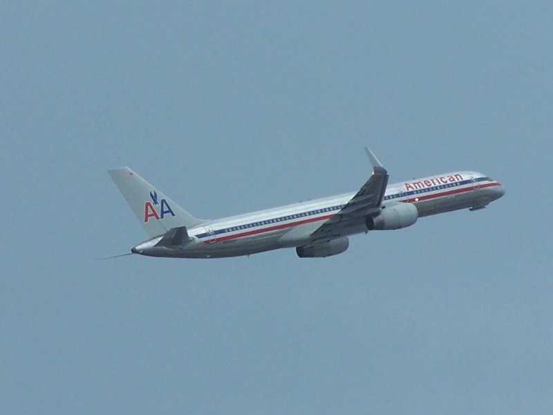 Boeing 757-200 American Airlines - Minicraft - 1/144 100_6411