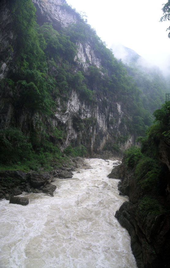 Ziyun, la Getuhe en crue (mai 2009, Anshun, Guizhou) Dscn5910