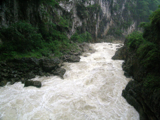 Ziyun, la Getuhe en crue (mai 2009, Anshun, Guizhou) Dscn5918