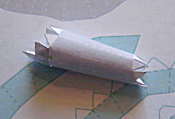 11 Montage du paper-model 08-pm-10