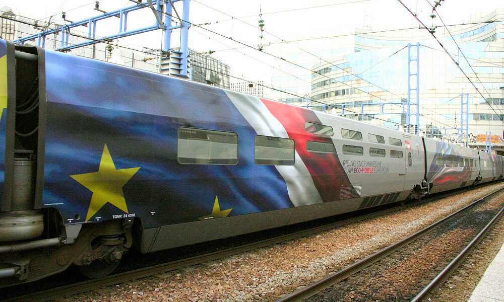 Encore des photos du TGV-A no 390 (Présidence Française) Img_6113