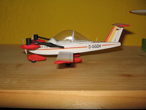 Cri Cri MC-15 in 1:33 - Seite 2 Cr1210