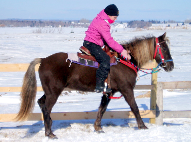 Émilie et Isabelle a cheval P3010015