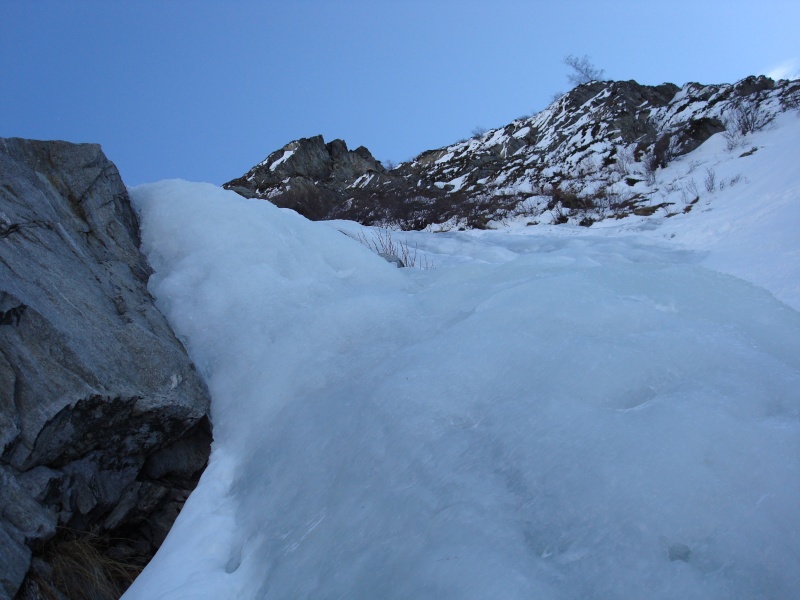 [CR] Sortie cascade de glace. Cascade du Picheu (Chamonix) Dsc00412