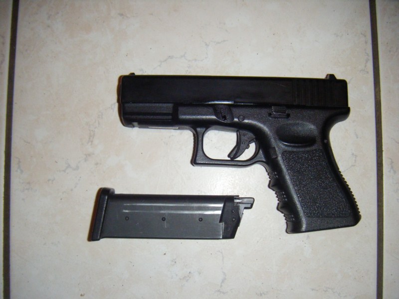Mp5, glock 19, gilet tactique Dscf0416